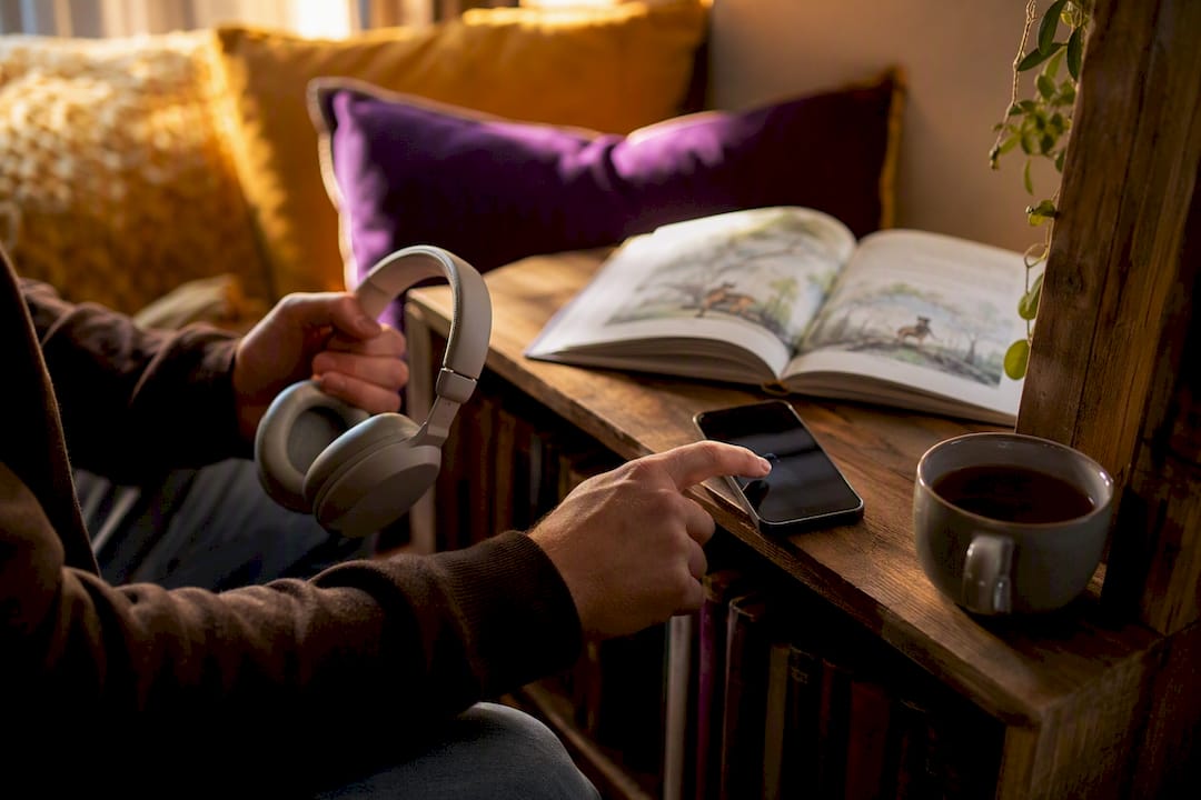 Short English audiobooks for beginners: start listening right away