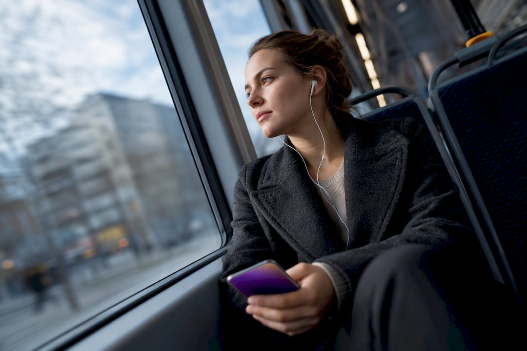 Author reading online: How to find and listen to short stories